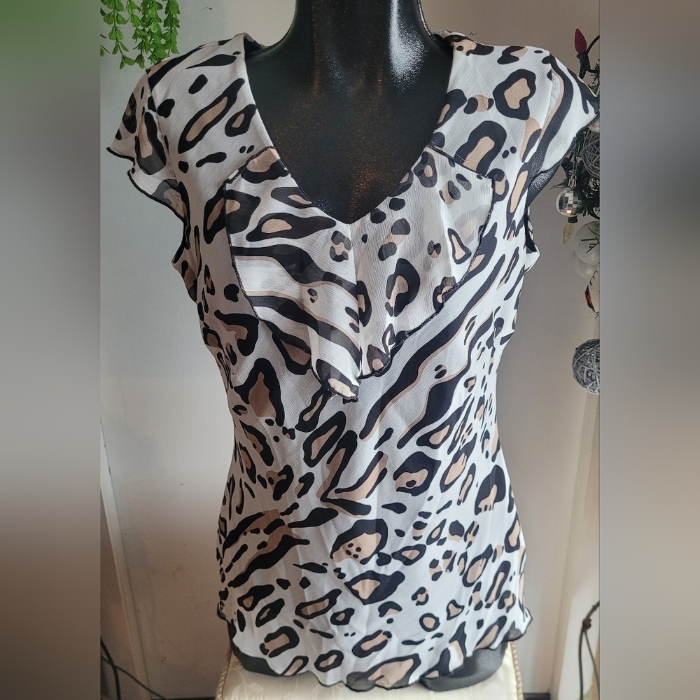 Victoria Collection Leopard Print Short Sleeve Ruffled Top Size S